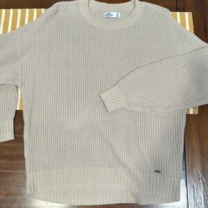 Barely worn Hollister sweater